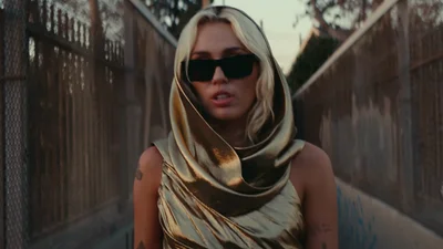 На Майли Сайрус подали в суд из-за хита Flowers - крошку обвиняют в плагиате