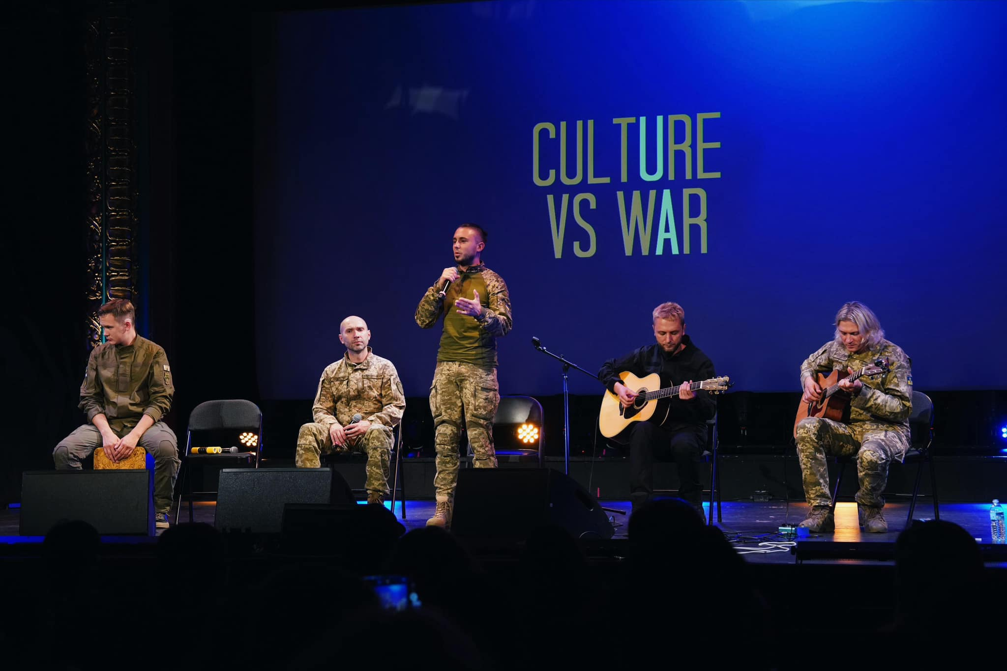Учасники гурту Антитіла у військовій формі - фото 640482