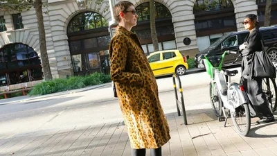 Уличный стиль Недели моды в Лондоне - это мастер-класс, как надо одеваться осенью