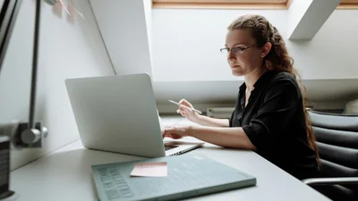 Как установить здоровые границы на работе: эти трюки всегда срабатывают