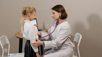 Медична довідка до школи – що це за документ та як його отримати