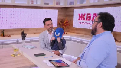 Тимур Мирошниченко пришел на работу с сыном, и тот был рядом весь прямой эфир