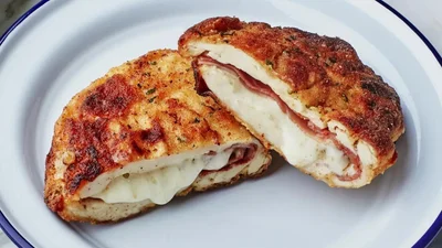 Курячі котлети "Кордон блю" – ти не повіриш, що з філе можна зробити таку смакоту