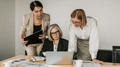 3 фразы, которые ни при каких обстоятельствах лучше не говорить начальнику