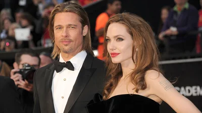 Анджелина Джоли отозвала иск о жестоком обращении со стороны Брэда Питта