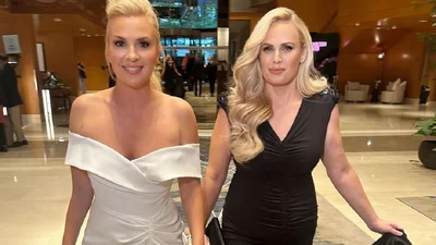 Ребел Уилсон тайно вышла замуж за свою возлюбленную на острове в Италии