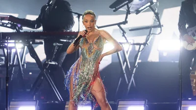 Реперка Doja Cat у вбранні від українського дизайнера вперше підтримала Україну