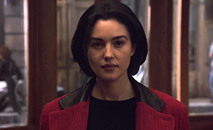 Моніка Беллуччі у проривному фільмі 'Квартира' (1996) - фото 644311