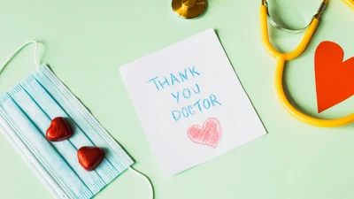 Герои в белых халатах: лучшие поздравления с Международным днем врача