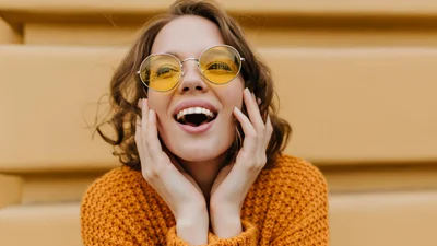 Позитивные картинки со Всемирным днем улыбки, которые поднимут настроение кому угодно