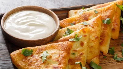 Румяные украинские бендерики с курицей - национальное блюдо, которое влюбит тебя в свой вкус