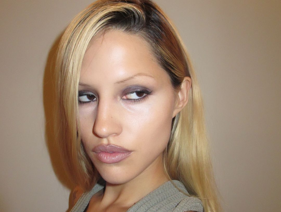 Soft goth makeup - макіяж, який ти захочеш робити кожного дня цієї осені - 646127 Soft goth makeup - макіяж, який ти захочеш робити кожного дня цієї осені - фото 646127