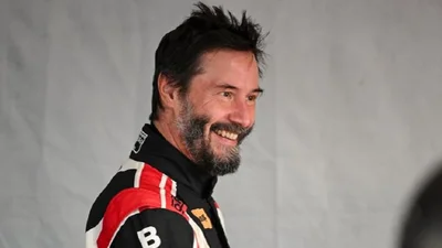 Киану Ривз дебютировал в профессиональных автогонках и едва не разбился