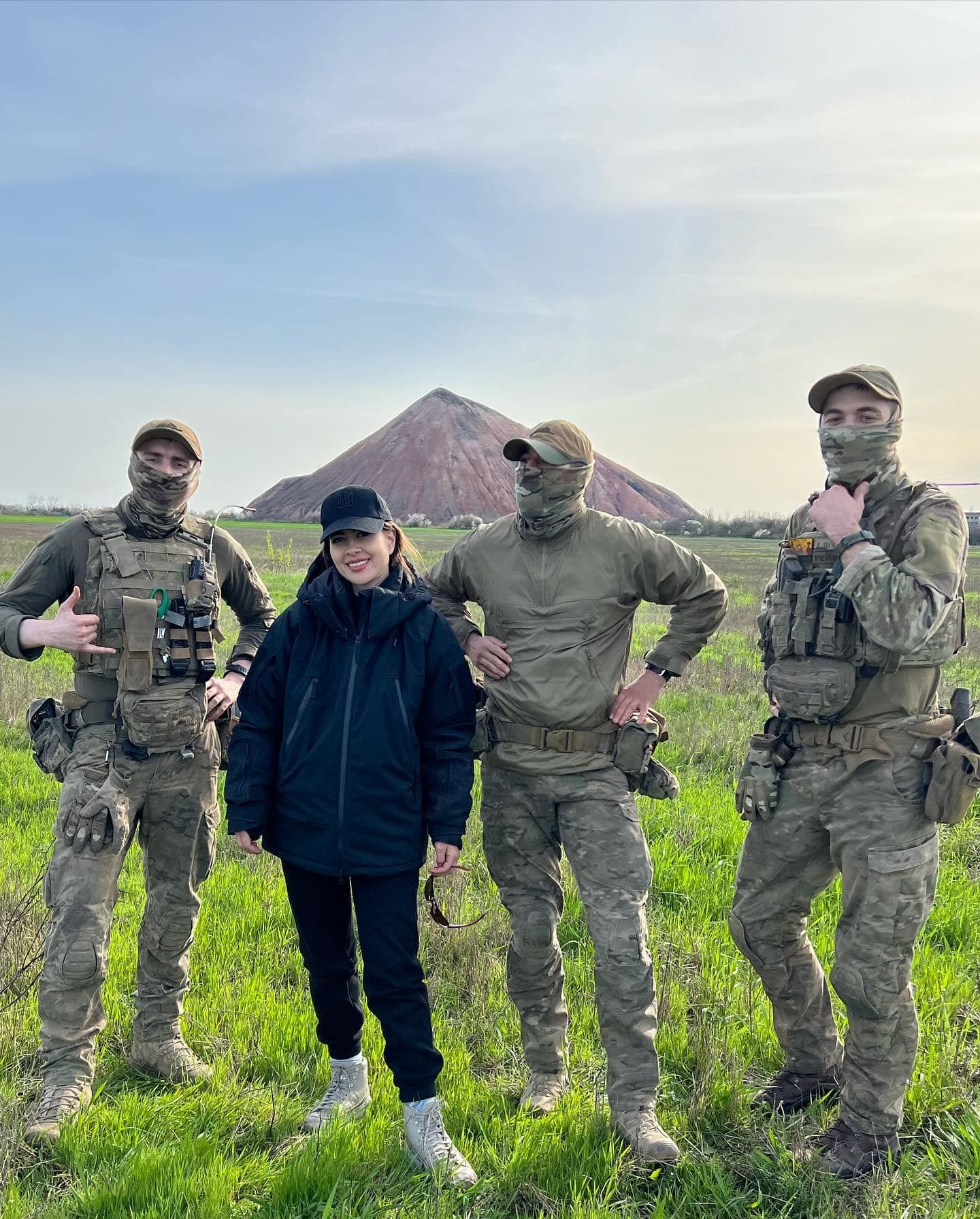 Раміна Есхакзай з військовими ЗСУ - 646523 Раміна Есхакзай з військовими ЗСУ - фото 646523