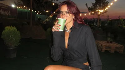 Дієтична кола, мариновані огірки й халапеньйо - Дуа Ліпа вигадала новий дивний коктейль, який уже завірусився в мережі