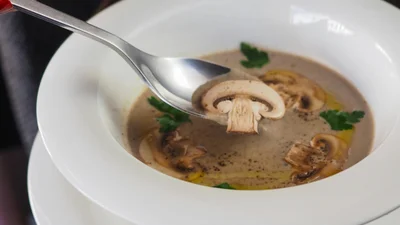 Очень нежный грибной сливочный суп, который оценит вся семья