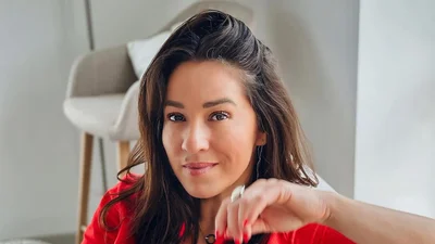 Наталка Карпа назвала улюблених письменників і показала книгу, яку читає зараз