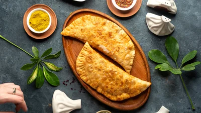 Чебуреки с грибами и сыром – вкусные даже без мяса