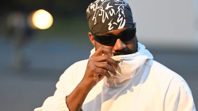 "Живе як бездомний з вищого класу": стало відомо, чим займається скандальний Каньє Вест в Японії