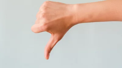 Краще припинити спілкування: 5 ознак того, що ти комусь не подобаєшся