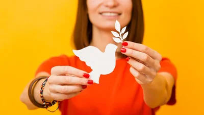 Поздравления с Международным днем борьбы женщин за мир 2024: красивая проза и яркие картинки