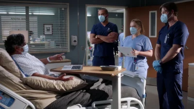 Новий скандальчик Голлівуду: зірка "Анатомії Грей" брехала про рак та нирку від володарки Оскара