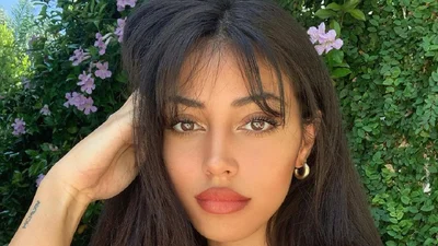 Эффект фейстюна: как с помощью макияжа визуально сделать нос тоньше и меньше