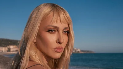 Оля Полякова кардинально изменила внешность: уже не блондинка