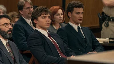 Подборка сериалов, которая понравится фанатам популярного тру-крайм шоу "Монстры: История Лайла и Эрика Менендес"