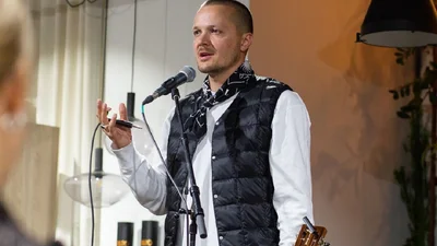 "З моїм темпераментом", - Женя Галич розповів, як його дружина ставиться до побачень з українськими співачками