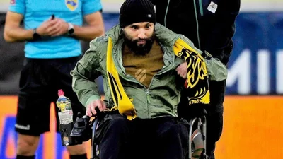 Виктор Розовый сделал первый символический удар по мячу в игре "Рух" – "Карпаты"