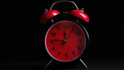 Психологические лайфхаки: как настроиться на перевод часов и не впасть в осеннюю хандру