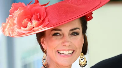 Королевская элегантность: шляпки, которые стали визитной карточкой Кейт Миддлтон – фото