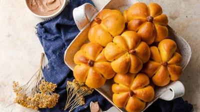 Булочки-гарбузики від Лілії Цвіт – прикрасять святковий стіл на Геловін