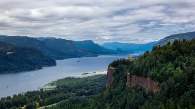 Смотри список лучших туристических направлений 2025 года