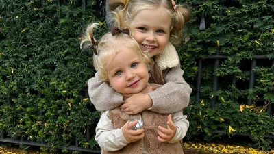 “Ми подружки“, - Влада Зінченко замилувала шанувальників осінньою фотосесією з донечками