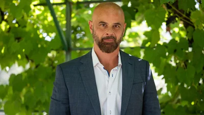 Комедийные сериалы, которые должен посмотреть каждый: актер Михаил Кукуюк назвал своих фаворитов