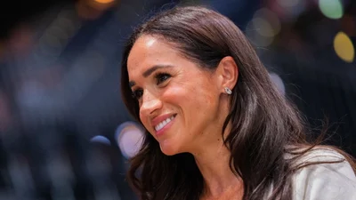 Стильная революция: Меган Маркл и ее модные трансформации – фото