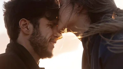 Закохай його в себе: топ романтичних цитат про кохання, які розтоплять його серце