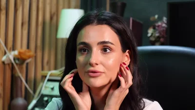 Анна Трінчер зізналася, куди колола ботокс, окрім губ