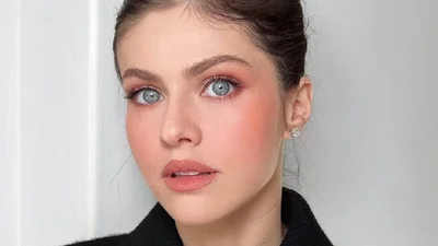 Макияж для голубых глаз: 6 оттенков, которые придадут твоему взгляду выразительности