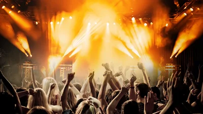 Смешные поздравления с Днем студента: лучшие пожелания для друзей