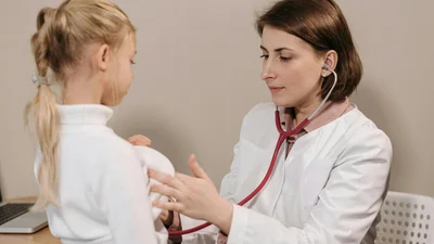 З Днем педіатра: найкращі привітання для лікарів, які турбуються про наше майбутнє