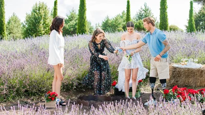 Холостяк-13: во 2 выпуске к девушкам неожиданно присоединилась новая участница