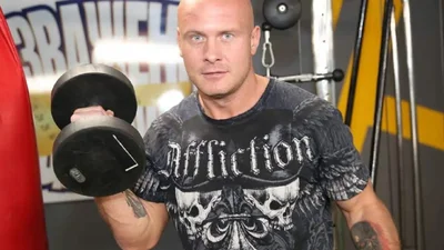 "Помер молодим, переживши складні моменти": як українські зірки відреагували на смерть Узелкова