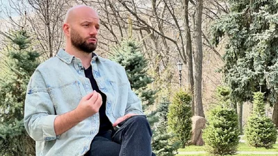 Слава Демин признался Николасу Карме, что любит ходить без нижнего белья