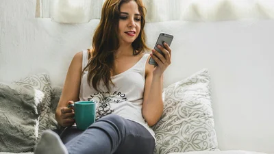 Как прекратить залипать в телефоне: 3 действенных шага