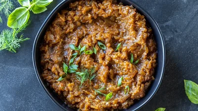 Бюджетно, смачно, просто: готуємо овочеву ікру