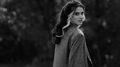 Ярослава Магучих научила стилю: спортсменка поразила осенним образом с парижским флером