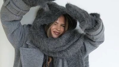 Як стильно зав'язати шарф на голові, якщо не любиш взимку носити шапки